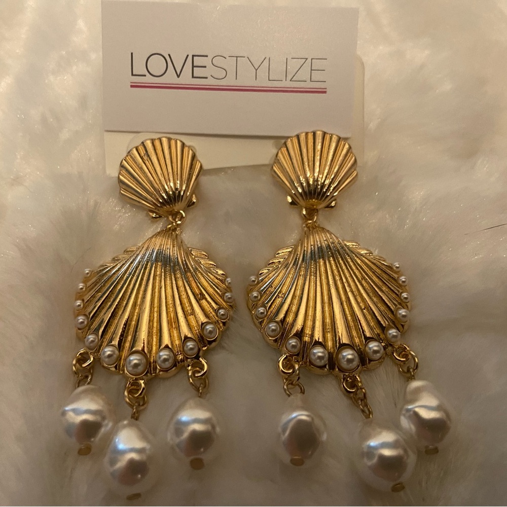 Gold and White Shell Pearl Earrings